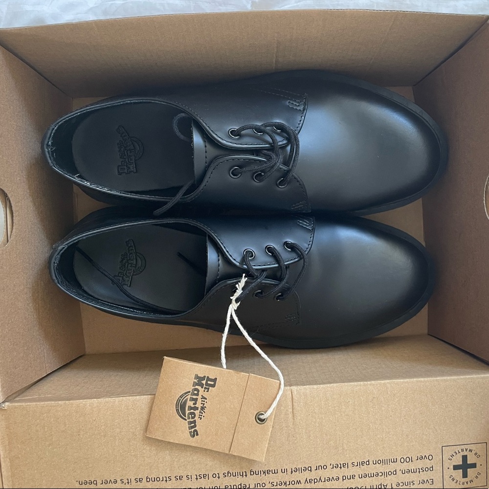 Dr. Martens Mono Smooth Leather Oxford Shoe